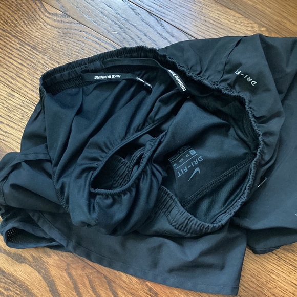 dri-fit nike running shorts - Picture 3 of 3